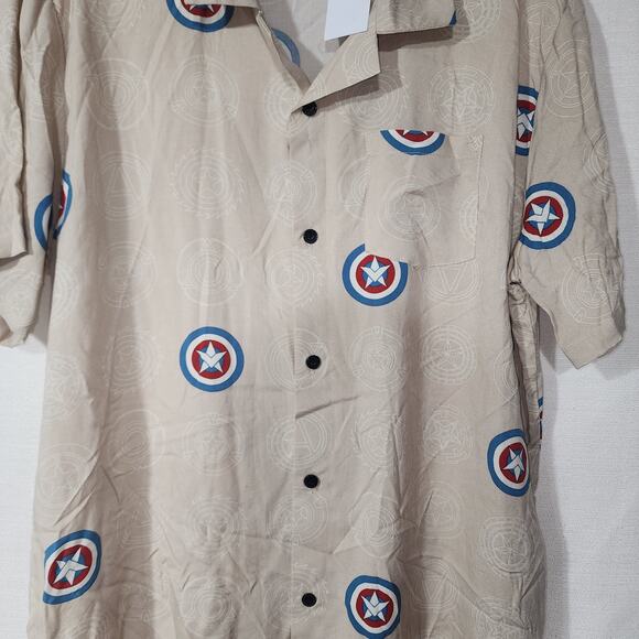 Captain America button down short sleeve shirt Men's Large - Picture 7 of 8